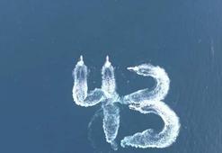 Sahil Güvenlik Komutanlığı'nın 43'üncü kuruluş yıldönümünde İstanbul Boğazı'nda gösteri