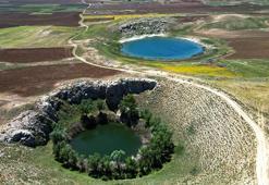 Sivas'ın nazar boncuğu göllerde 'renk' şöleni