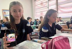 Ortaokul öğrencileri, QR kodla seslendirip, yazdıkları kitapla görme engelli çocuklara 'masal' dinlettiler