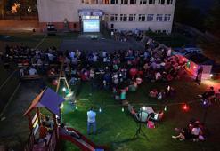 Okul bahçesinde 'beyaz perdeli' nostalji