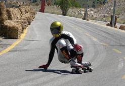 Dünya Kaykay İniş Şampiyonası başladı