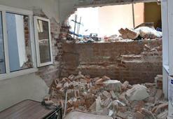 İzmir'de Onat Tüneli kazısı sırasında duvarı yıkılan evle ilgili belediyeden açıklama