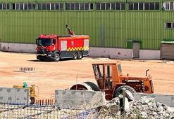 Kimya fabrikasının bahçesinde doğal gaz boru hattı delindi