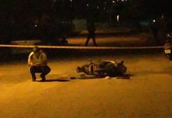 Kocaeli'de otomobilin çarptığı motosikletteki baba öldü, oğlu ağır yaralandı