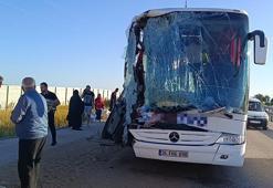 Afyonkarahisar'da yolcu otobüsü TIR'a çarptı: 26 yaralı