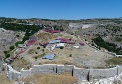 Harput Kalesi'nde ortaya çıkarılan 1000 yıllık sanayi sitesinde kazı çalışmaları yeniden başladı