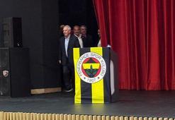 Fenerbahçe eski başkanı Aziz Yıldırım, genç kongre üyeleri ile bir araya geldi