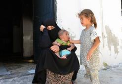 Evine molotofkokteyli atılan anne: Ateşin içine girip, bebeğimi çıkardım