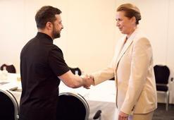 Ukrayna Devlet Başkanı Zelenskiy ile Danimarka Başbakanı Frederiksen, Lahey’de bir araya geldi