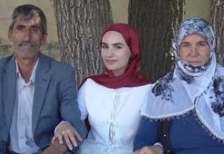 YKS sonrası kızını çiçeklerle karşılayan baba: Dünyanın en güzel anıydı