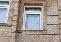 Fatih'te mesajla tehdit ettiği kişilerin ev ve iş yerlerini kurşunladılar