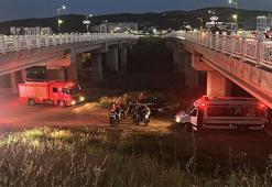 Sivas'ta otomobil, Kızılırmak'taki köprüden düştü; 2 yaralı