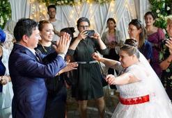 Down sendromlu Nilay, temsili düğünle gelinlik giydi