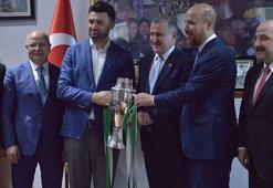 Bakan Bak: Bursaspor'u, Süper Lig'de görmek istiyoruz