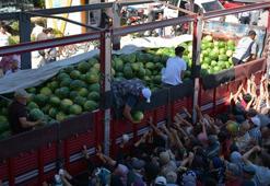 Ücretsiz dağıtılan 26 ton karpuz 45 dakikada bitti