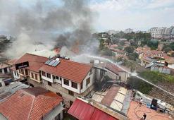 Antalya'da tarihi Kaleiçi semtinde yangın