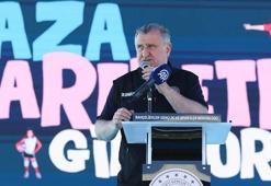 Bakan Bak: Hep beraber bu yazı hareketli geçireceğiz