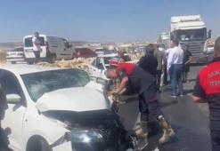 Şanlıurfa’da iki otomobil kafa kafaya çarpıştı: 5 yaralı
