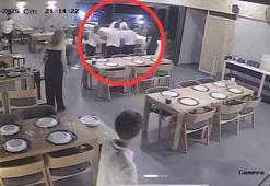 Adana'da restoran sahibinin, müşteriyi Heimlich manevrasıyla kurtardığı anlar kamerada