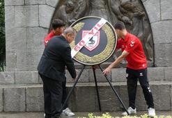 Samsunspor, kuruluşunun 60’ıncı yılında Atatürk Anıtı’na çelenk bıraktı