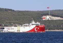 Sismik araştırma gemisi Oruç Reis, Çanakkale Boğazı'ndan geçti