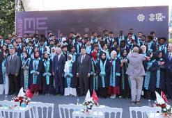 Türkiye Maarif Vakfı'nın 101 öğrencisi, Türk üniversitelerinden mezun oldu