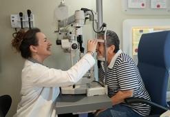 ‘Retina damar tıkanıkları, körlüğe yol açabilir’