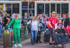 Antalya'ya gelen turist sayısı 6 milyon 250 bini geçti