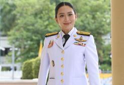 Tayland’da görevden uzaklaştırılan başbakan, kültür bakanı oldu