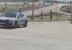 Ters yöne giren otomobille kamyonun çarpıştığı kaza kamerada; 1 ölü, 3 yaralı