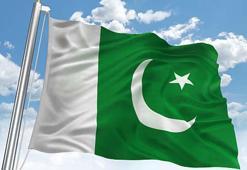 Pakistan’da bina çöktü: 5 ölü