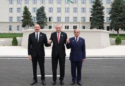 Cumhurbaşkanı Erdoğan, Azerbaycan Cumhurbaşkanı Aliyev ve Pakistan Başbakanı Şerif ile hatıra fotoğrafı çektirdi