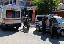 Parkta bıçakladığı kocasını elektrikli bisikletle hastaneye götürdü