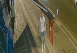 Dükkanda asılı bayrağı çıkaran turist hakkında işlem yapıldı