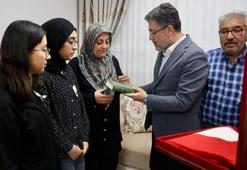 Bakan Yumaklı, şehit dozer operatörünün ailesini ziyaret etti