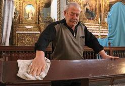 834 yıllık Ermeni kilisesinde 22 yıldır zangoçluk yapıyor