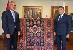 5 asırlık Uşak halısı, 30 yıl sonra Türkiye'ye iade edildi