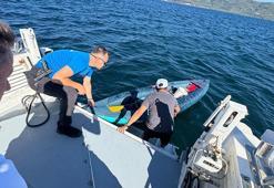 Kano ile gezerken rüzgarla açığa sürüklenen 2 kişiyi deniz polisi kurtardı