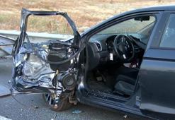 Arnavutköy'de emniyet şeridinde aracından inen sürücüye minibüs çarptı: 1 ölü