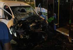 Rize’de minibüsle hafif ticari araç çarpıştı; 10 yaralı