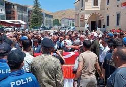 Şehit üsteğmeni son yolculuğuna ailesi, asker selamıyla uğurladı