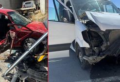 Çorum'da otomobil ile yolcu minibüsü çarpıştı: 8 yaralı