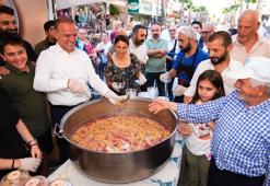 Sancaktepe'de, üç farklı noktada aşure dağıtıldı