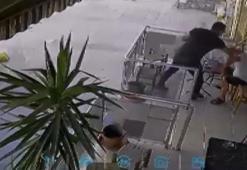 Küçükçekmece'de borçlusunu gördü, silah kabzesiyle başına vurup telefonunu çaldı