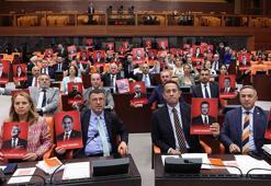 TBMM Genel Kurulu'nda CHP'li vekillerden protesto