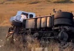 Kuzey Marmara Otoyolu'nda TIR devrildi: 2 ölü