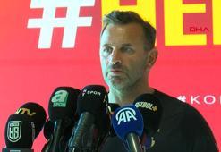 Okan Buruk: Osimhen bizimle yola devam etmek istiyor