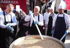 Ümraniye’de 20 bin kişiye aşure dağıtıldı