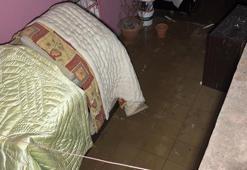 Avcılar'da 3 binanın bodrum katında atık su baskını