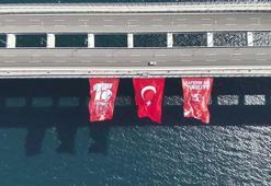1915 Çanakkale Köprüsü’ne Türk bayrağı asıldı